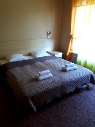 Отель Alba Hotel Юрмала Бюджетный двухместный номер с 1 кроватью или 2 отдельными кроватями-1